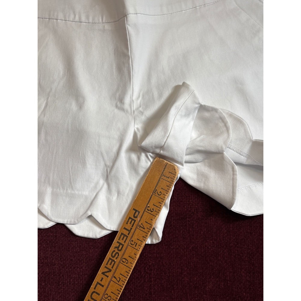 Crown & Ivy White Scalloped Hem Shorts Petite 12P NWT CH829927L - Picture 4 of 5